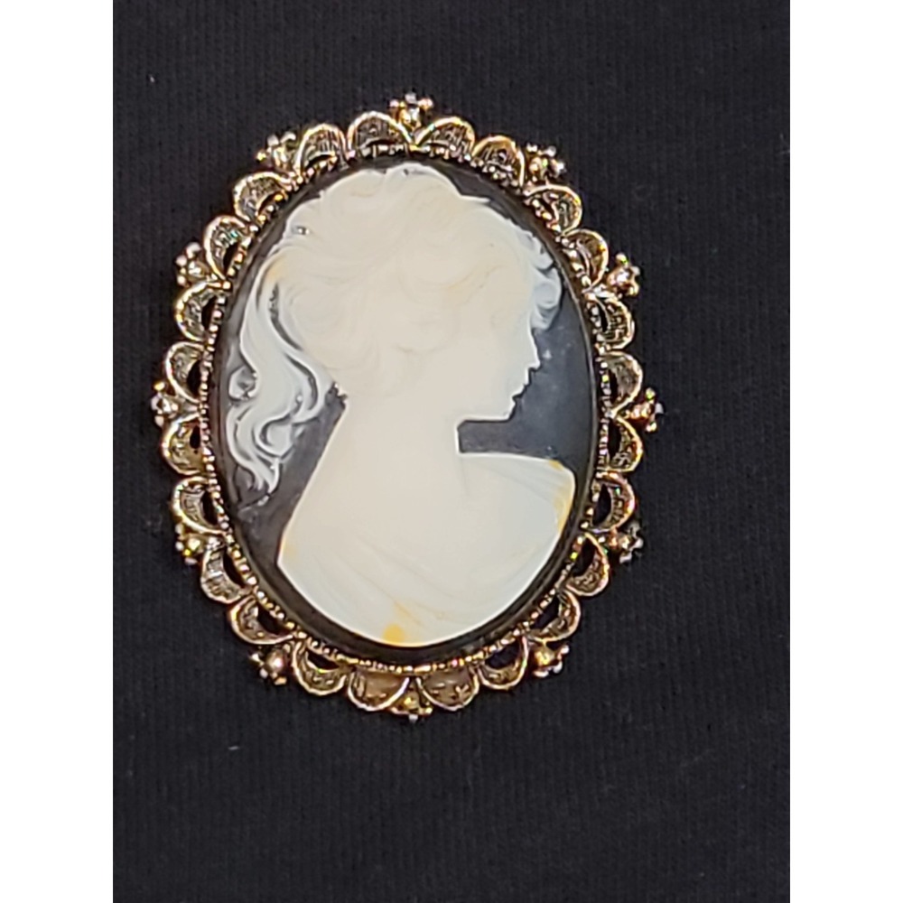 Vintage Carved Cameo Brooch Gold Tone Black Victorian  Era.  Gerrys